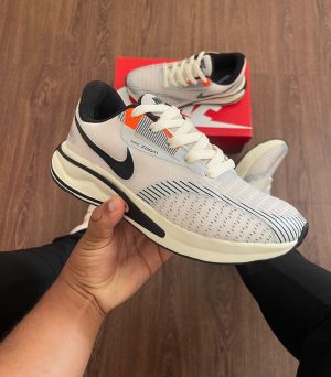 NIKE ZOOM JOURNEY