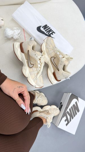 NIKE V2K RUN