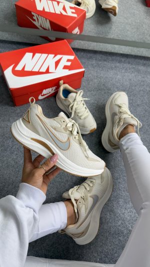 NIKE RUNNING FIT