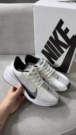 NIKE PEGASUS PLUS