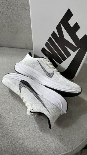 NIKE PEGASUS PLUS