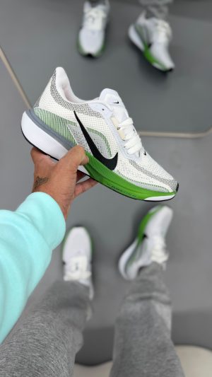 NIKE PEGASUS 42