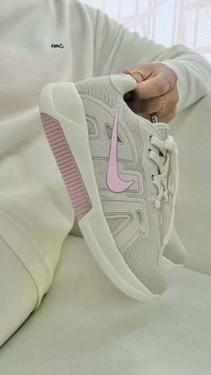 NIKE VOLTRIX